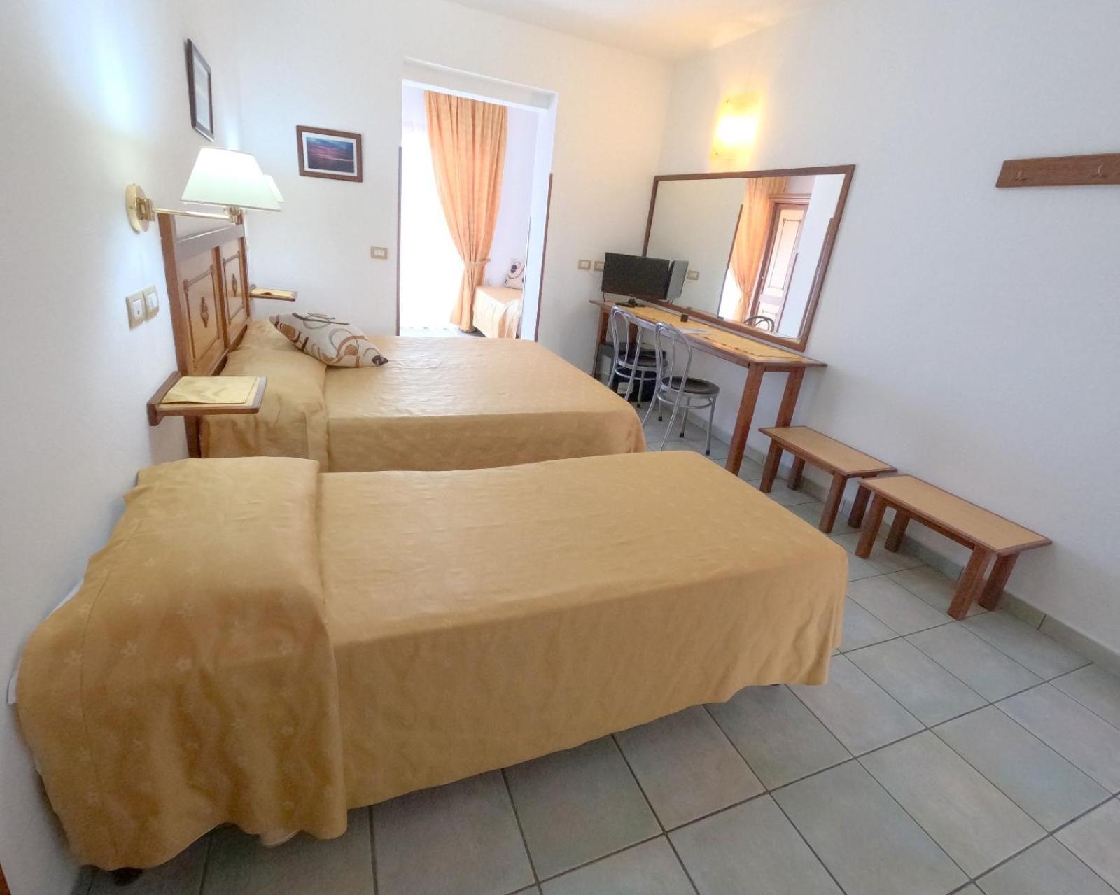 Hotel La Playa กาลาโกโนเน ภายนอก รูปภาพ